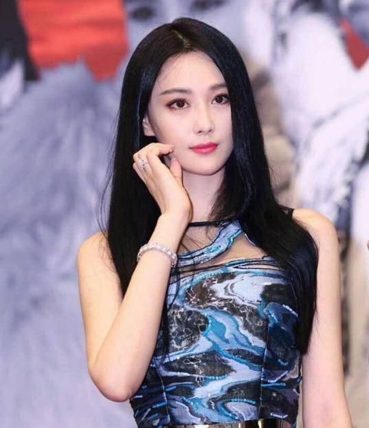 这些女星“美空”出身，照样红！赵丽颖娜扎上榜，竟然还有尔晴！(图17)